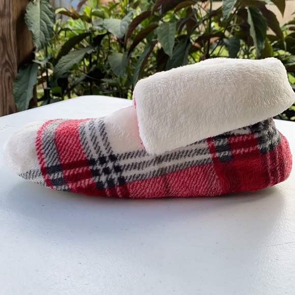 Pottery Barn Winslow Plaid Cozy Booties sz. Large - Picture 5 of 11
